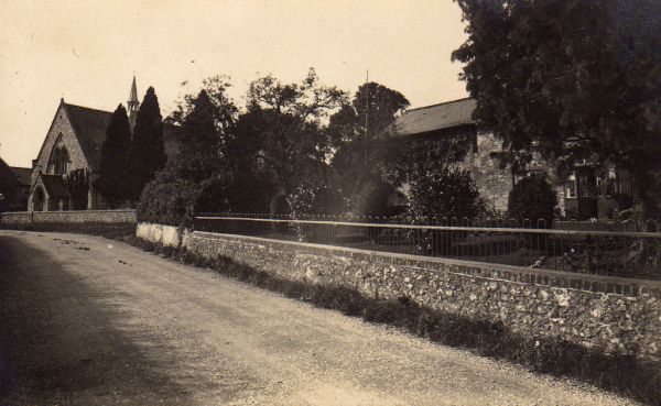 United Reformed Church Chapel about 1930 with steeple (later removed)