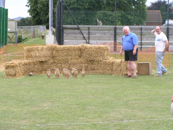 Vernon Bundy and Malcolm Penney at Skittles on 5th August 2006
