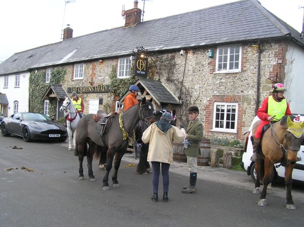 Christmas horses at the pub and an Aston Martin on 14th December 2025