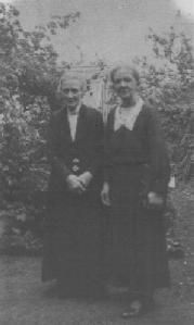 Julia Ellen (Mrs Hammond) and Nellie Julia Ellen (Mrs Hammond) and Nellie